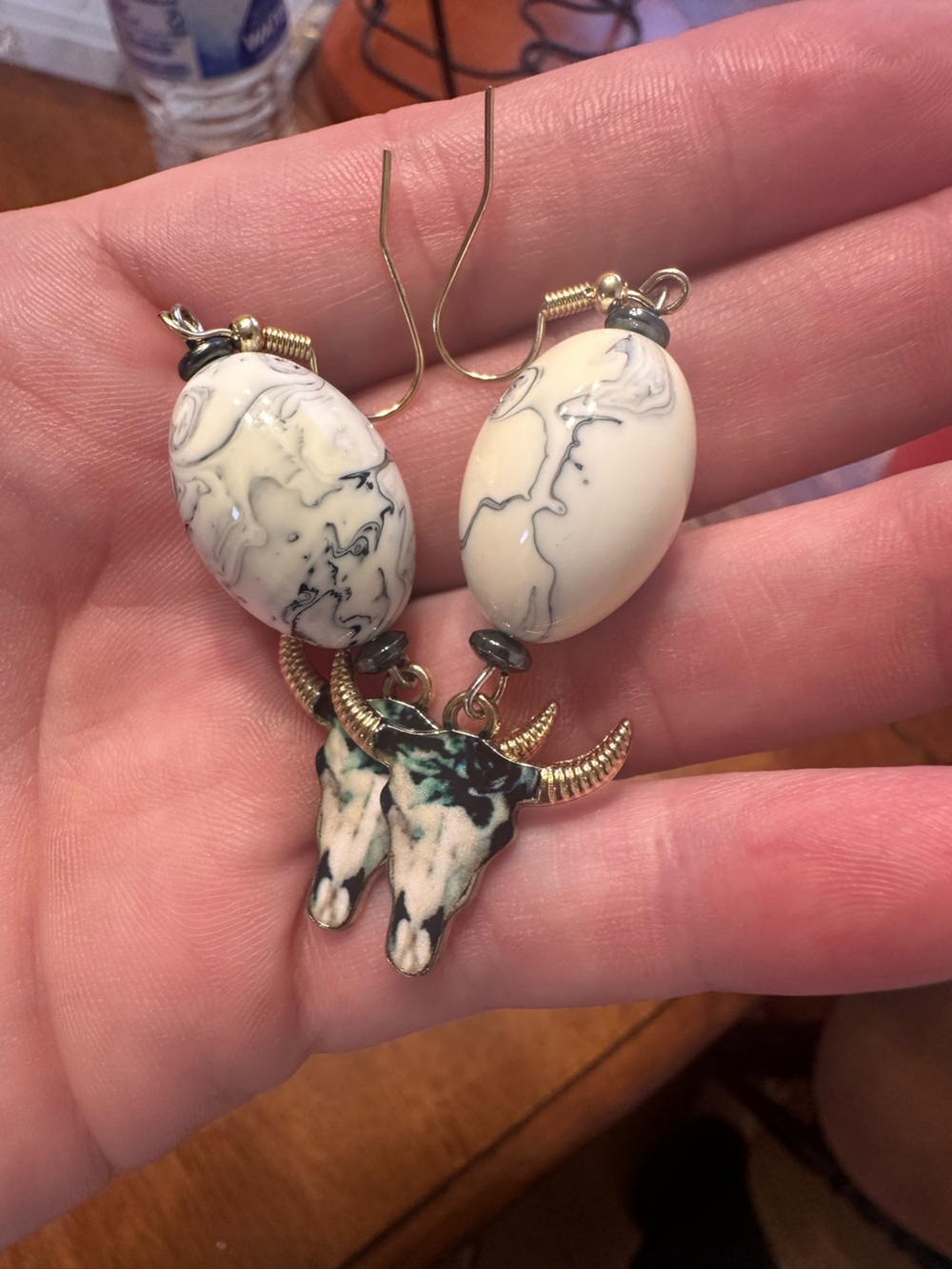 Marble-Effect Cream Drop Earrings with Gold Horn Accents